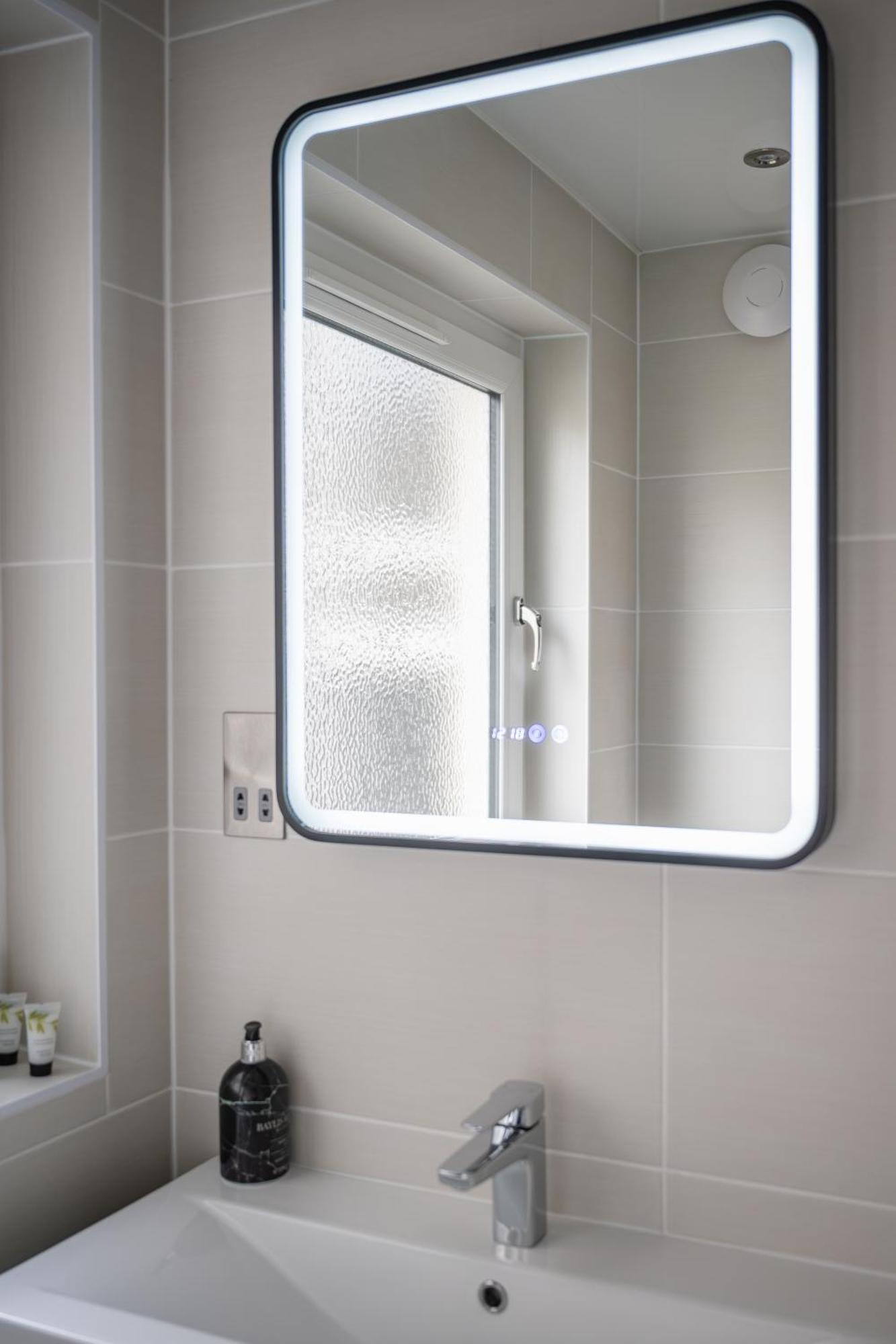 Quiet 2 Bedroom Gem In Stirling Bridge of Allan Exteriör bild